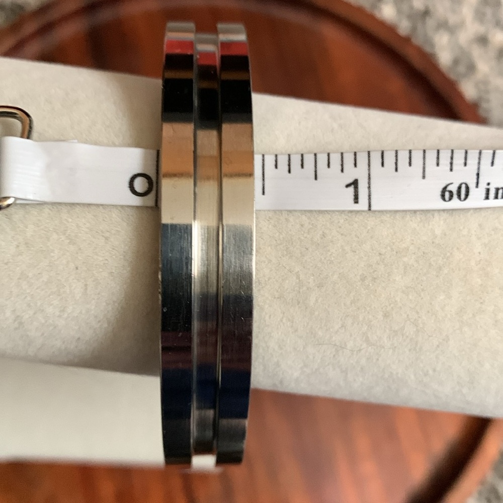 Ashley Bridget silver tone bangle - Picture 3 of 4